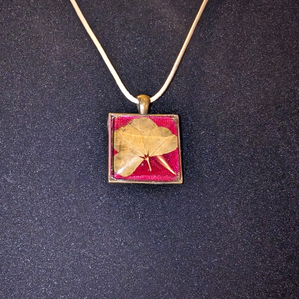 Real 4 Leaf Clover Pendant Necklace